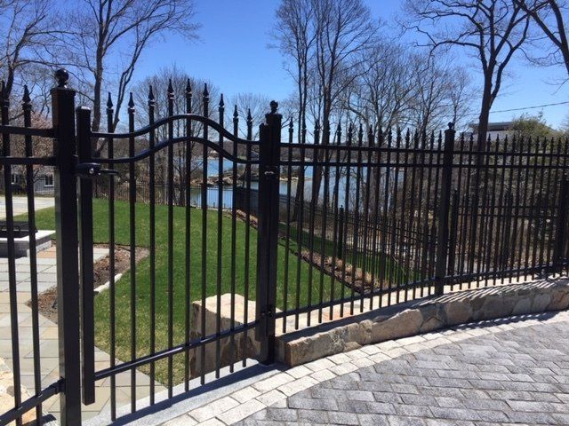 Aluminum gate