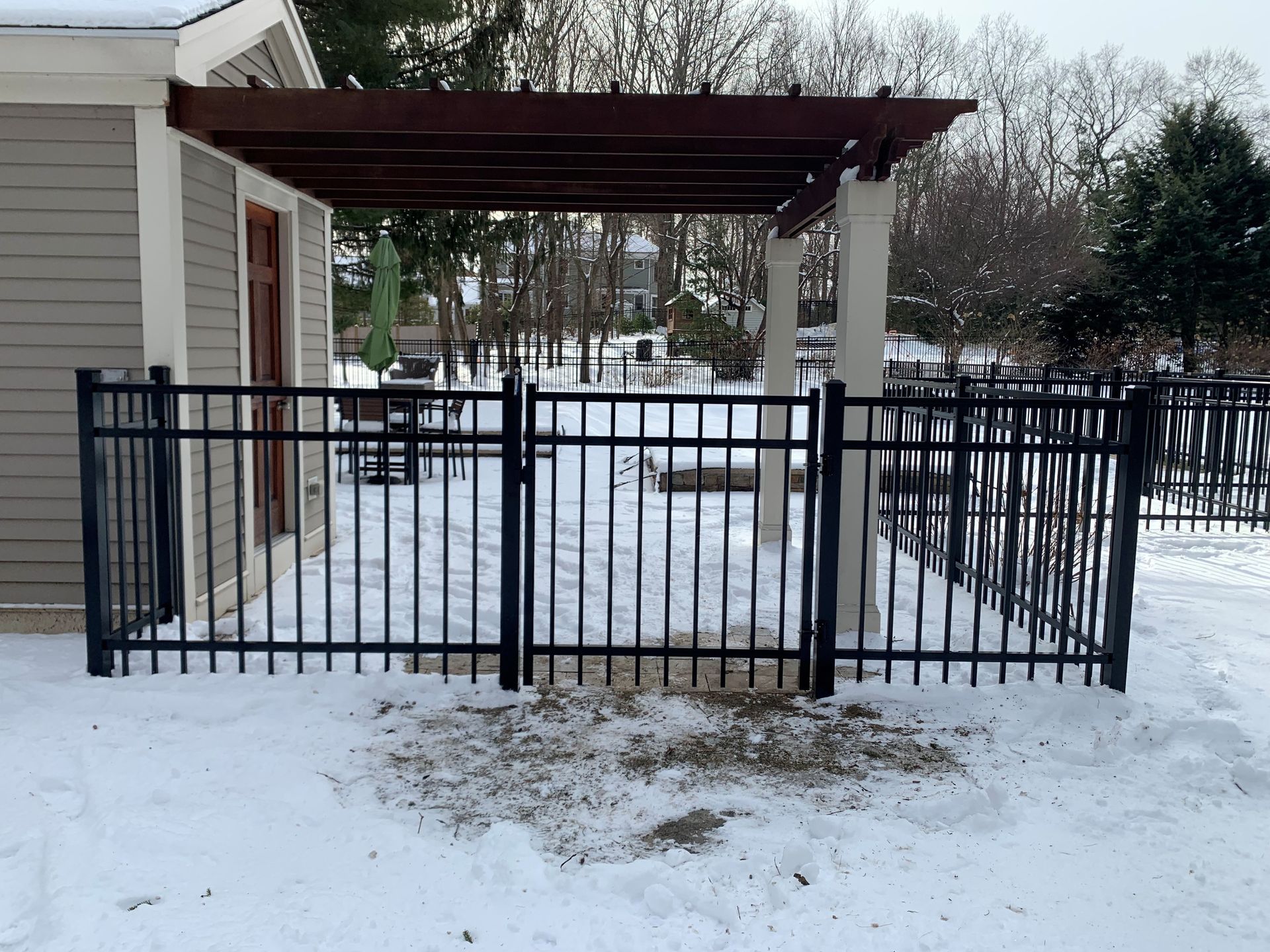 Commercial aluminum fence installation