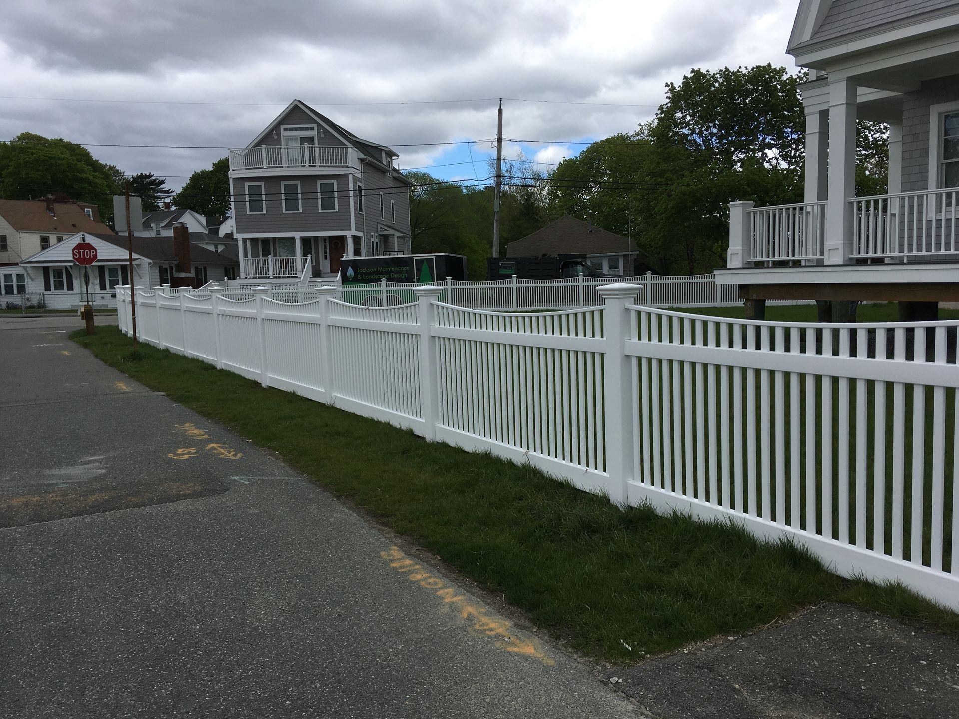 Vinyl scallop fence